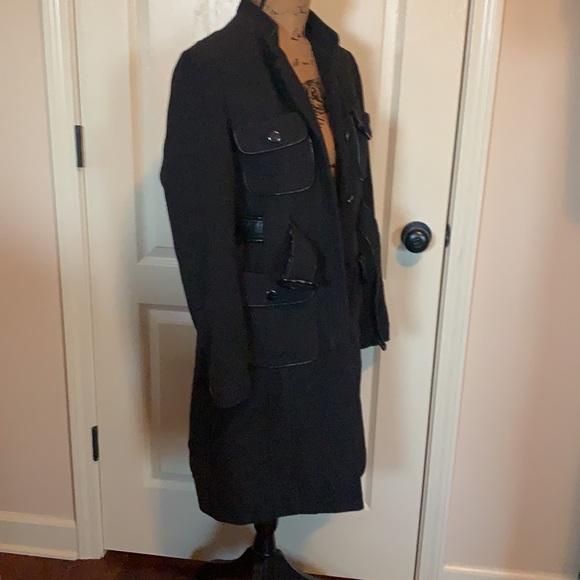 Cute and warm long black coat - Picture 2 of 2